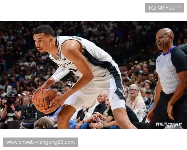 马刺126-113战胜勇士，文班亚马40分展现内线统治力